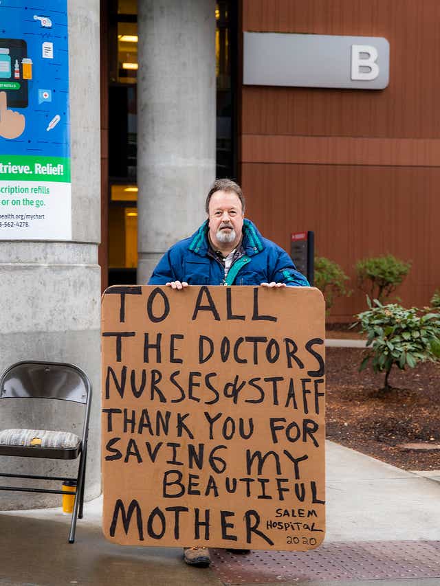 Eisenhower_Man_Honors_Salem_Hospital_Workers_Who_Saved_mothers_life